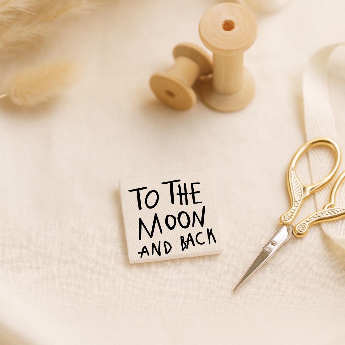 Vorbestellung: Weblabel To The Moon And Back